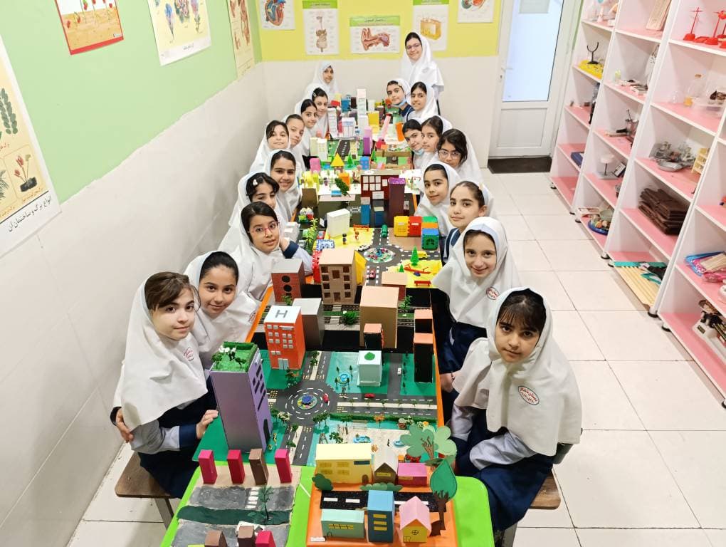 دبستان دخترانه دوره دوم ماندگار 2